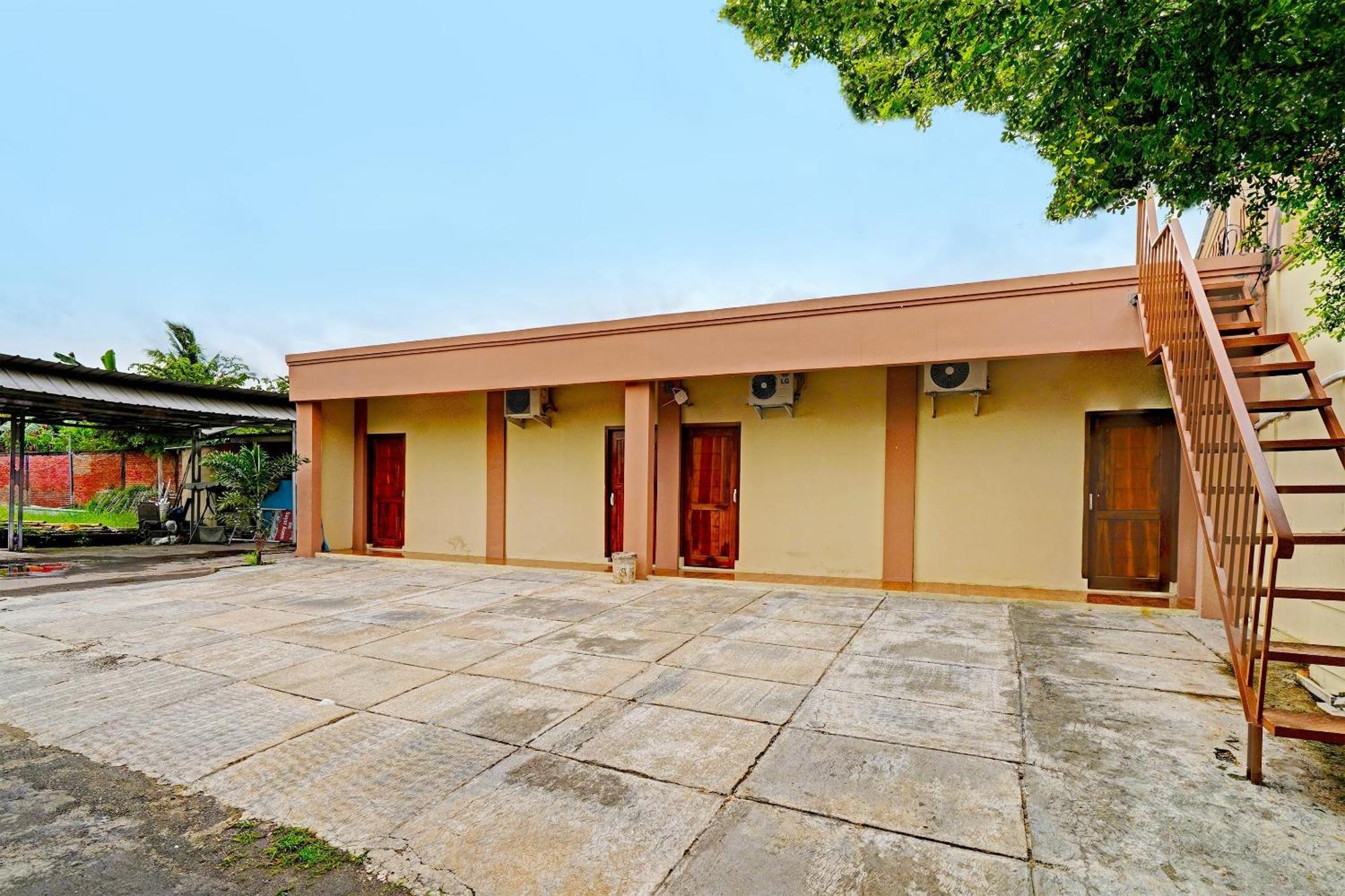 Oyo 91955 Pondokan Cempaka Cirebon Exterior foto
