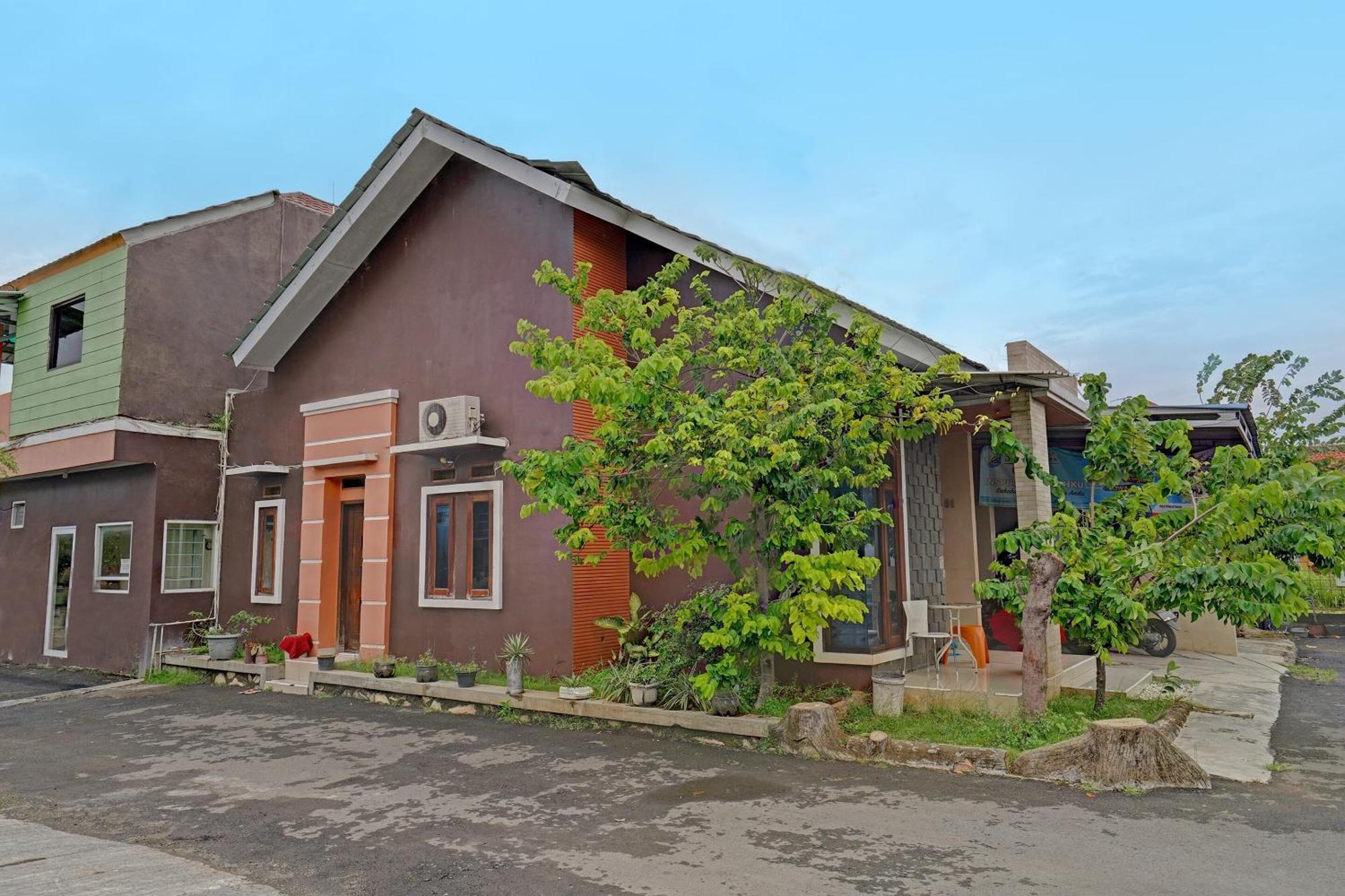 Oyo 91955 Pondokan Cempaka Cirebon Exterior foto
